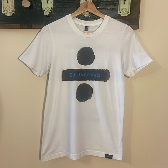 2/$30 Ed Sheeran Divide Tour Concert T-Shirt Size Small - Picture 6 of 16